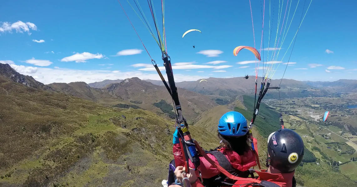 Paragliding in Queenstown Image