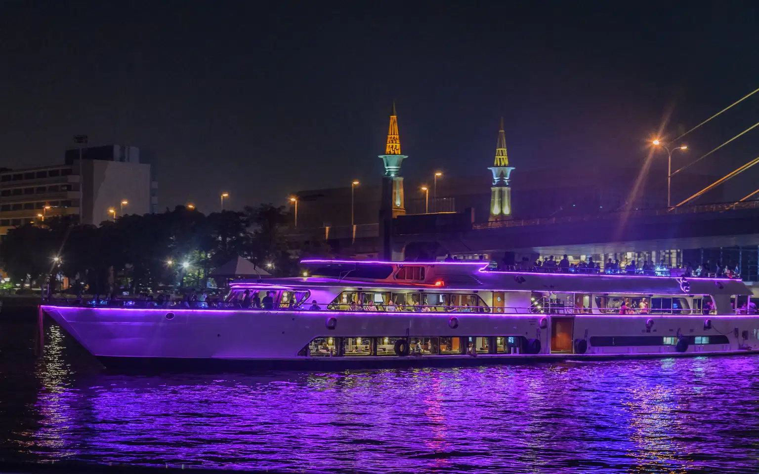 Royal Princess Dinner Cruise In Bangkok
