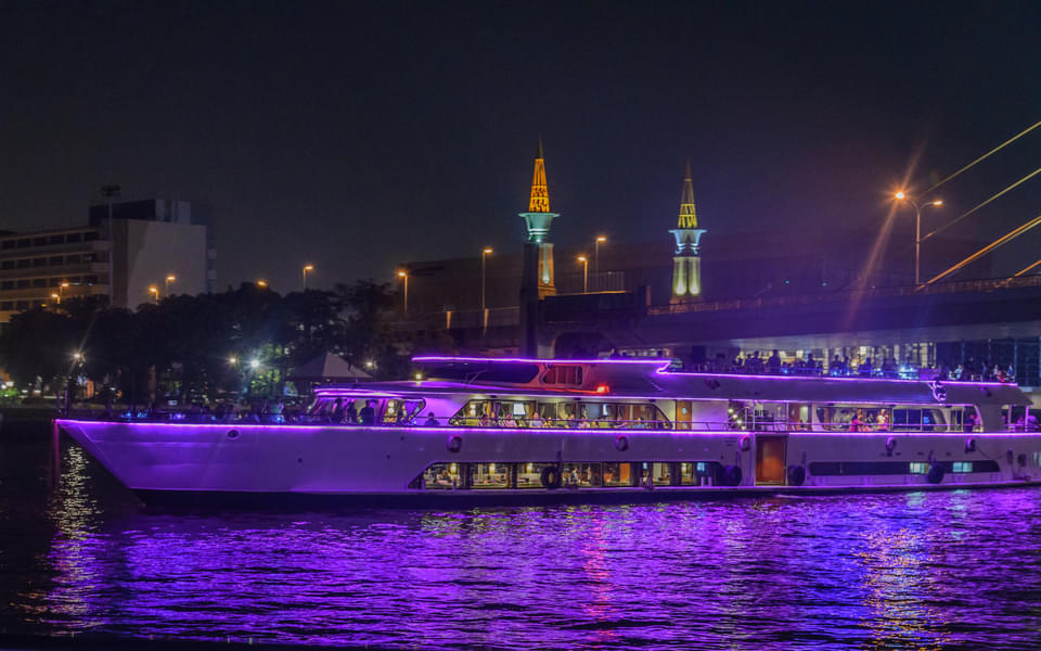 Royal Princess Dinner Cruise In Bangkok Image