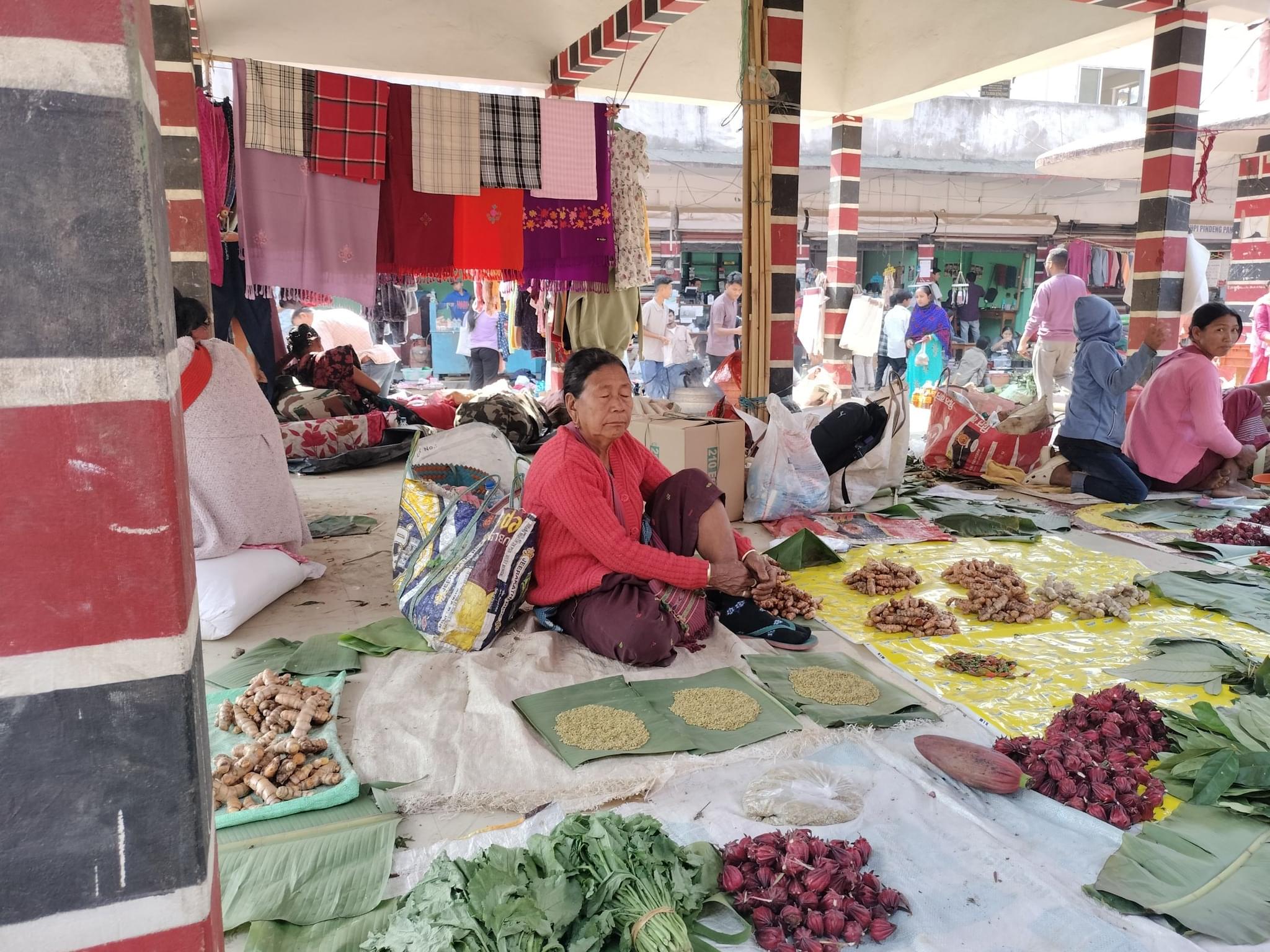 Immerse yourself in the local markets