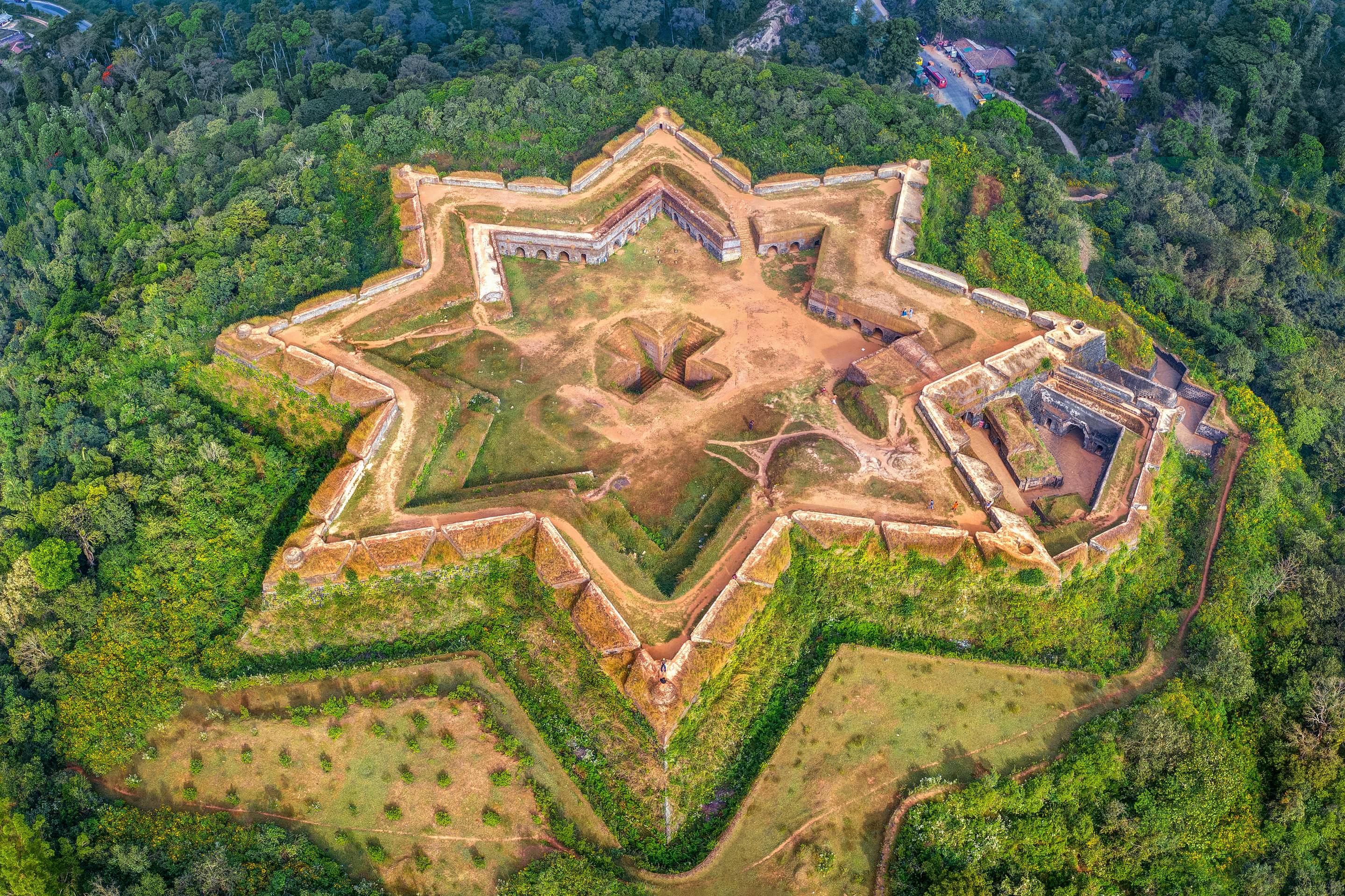 Manjarabad Fort Overview