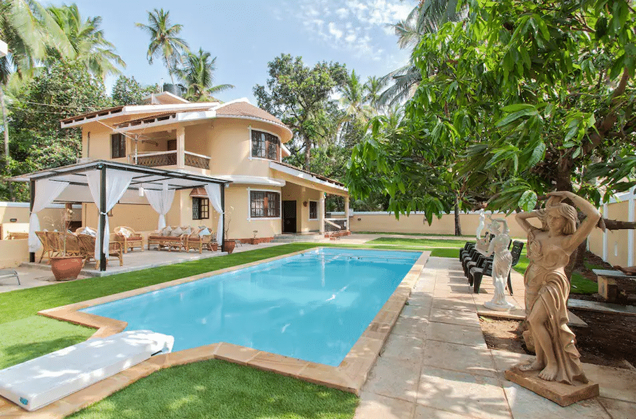 A Luxurious Vacation Retreat Near Beach In Calangute Image