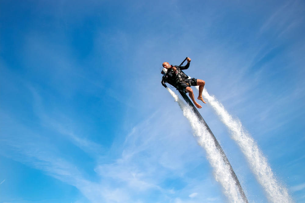 Dubai Police perform a gravity defying jetpack show 