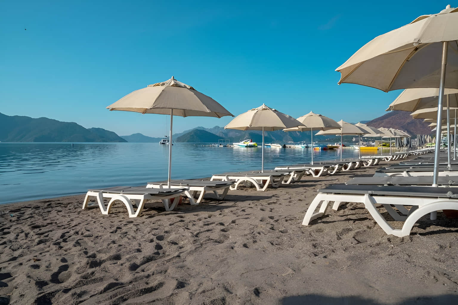 Uzun Yalı Beach