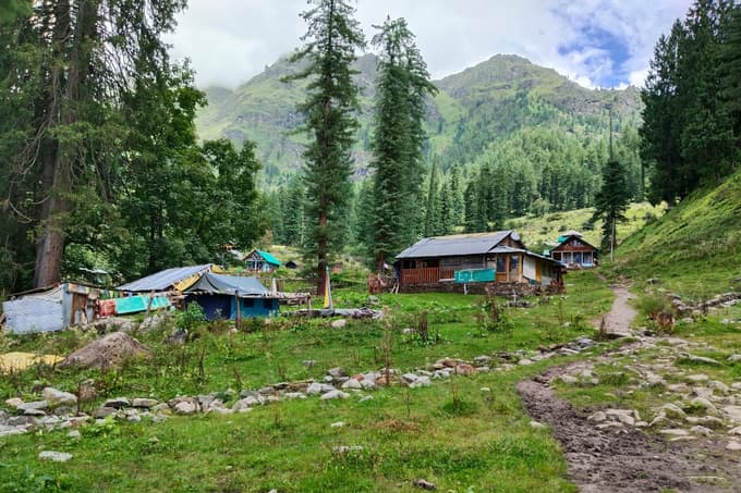 Enjoy a trekking and stay experience in Himachal Pradesh