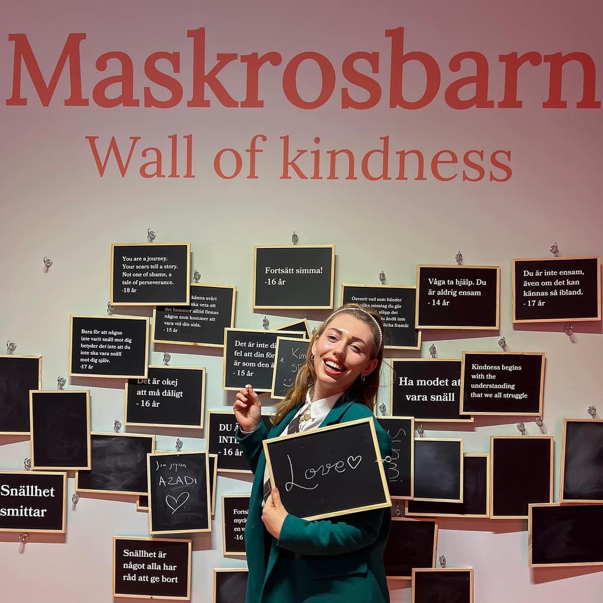 Write your thoughts at the Maskrosbarn Wall of Kindness
