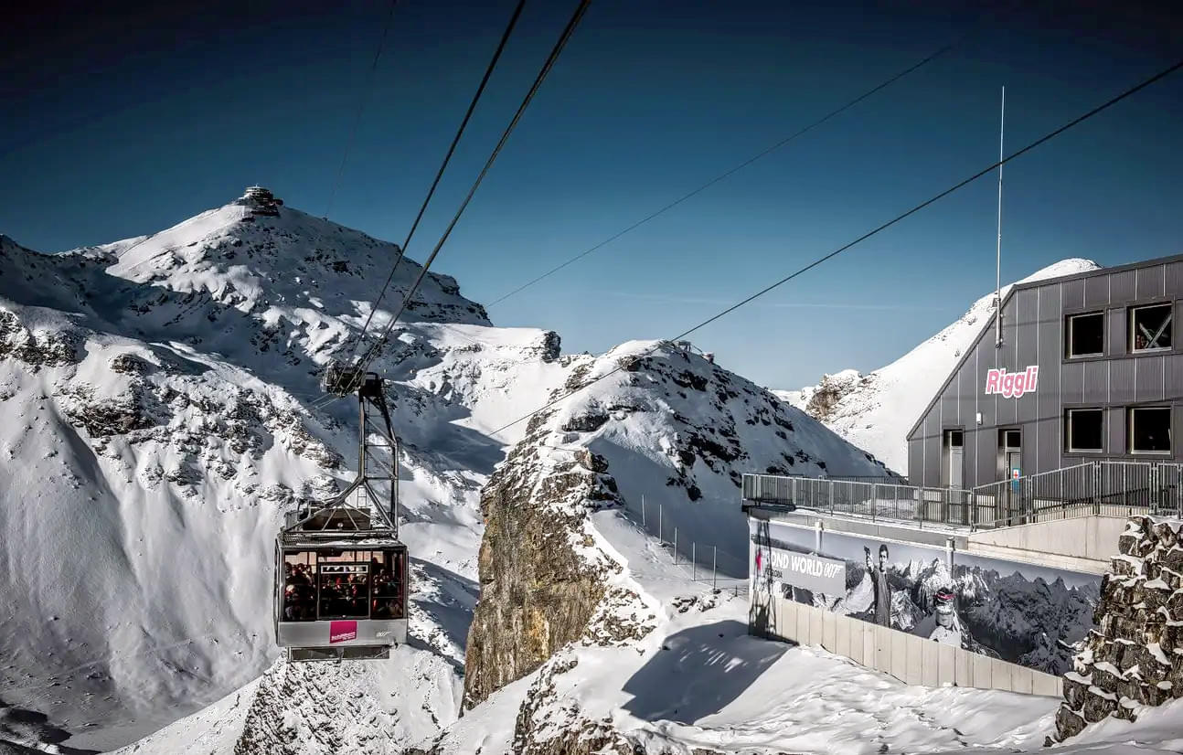 Enjoy an amazing cable car ride