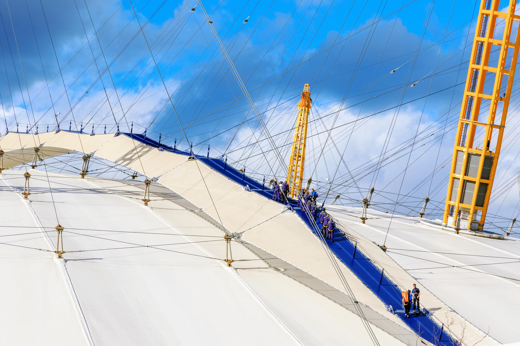 Feel the thrill of climbing up at the roof of O2