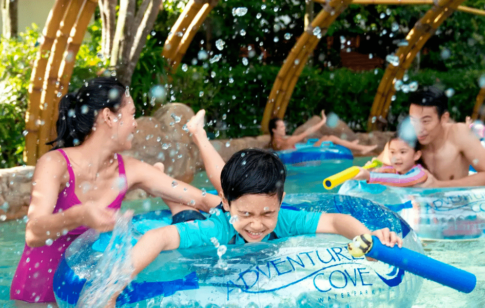 Enjoy with your kids in the water park