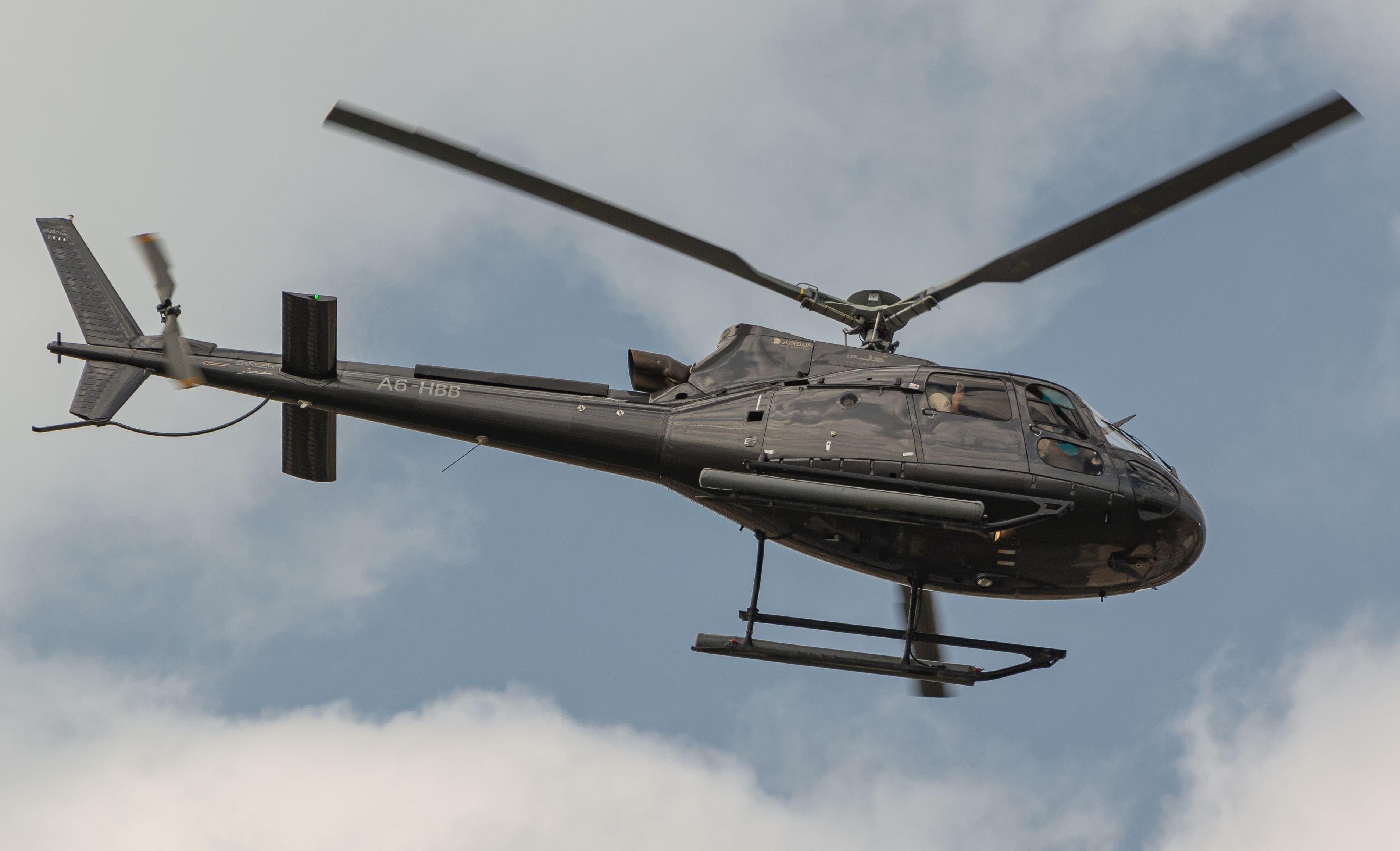 दुबई में 12 मिनट की हेलीकाप्टर सवारी