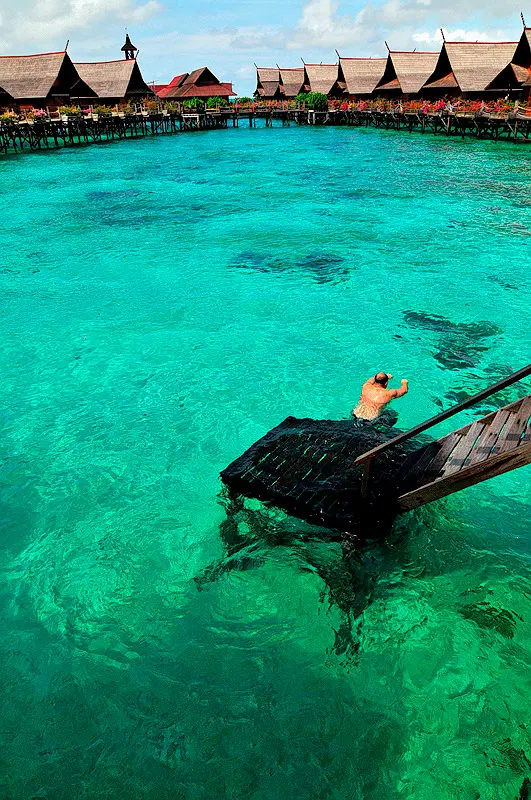 Pulau Kapalai Beach
