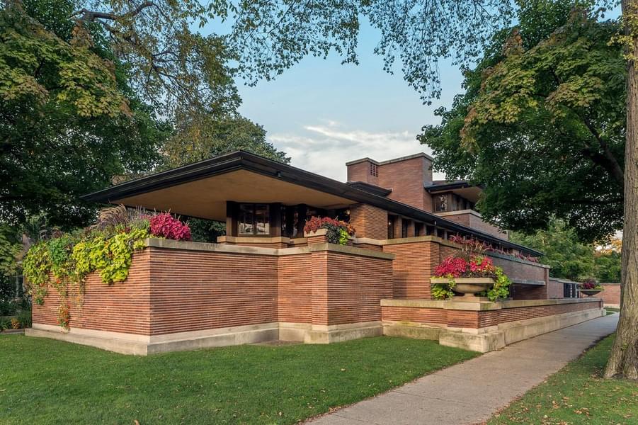 Take a tour of Frederick C Robie House in Chicago