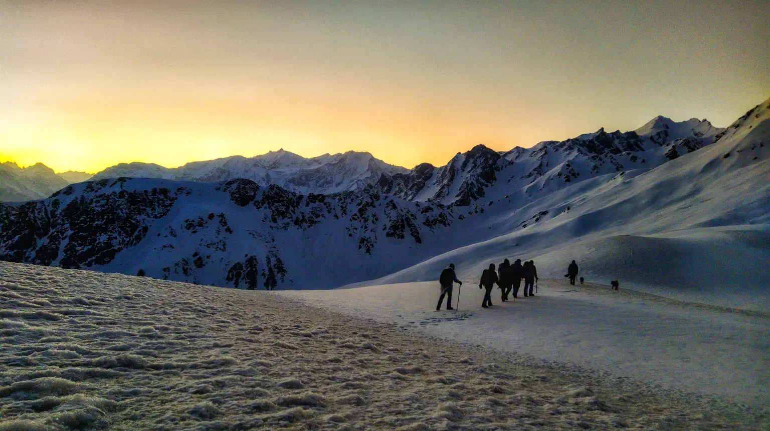 Sar Pass Trek, Kasol