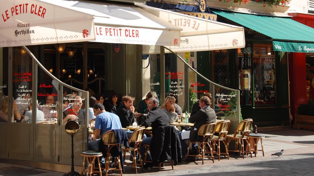 Cafe Near Eiffel Tower