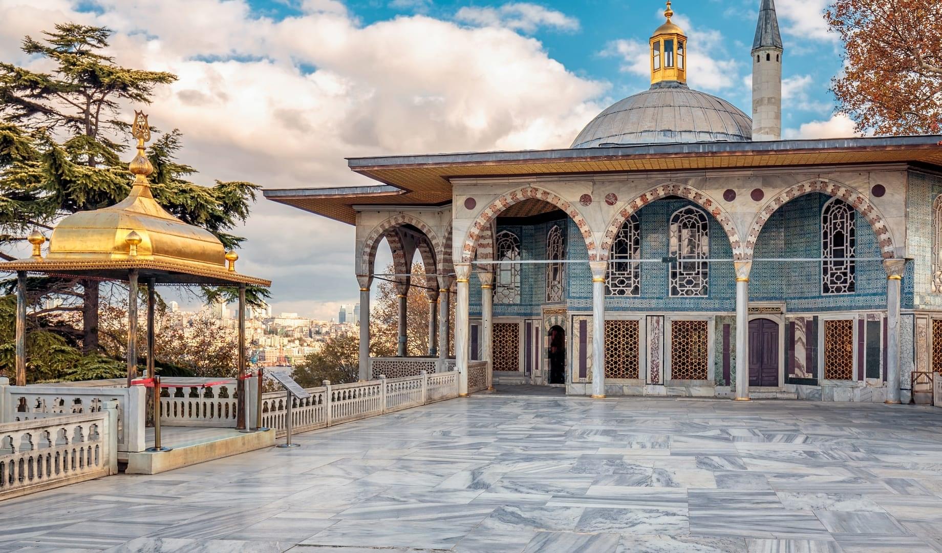 Topkapi Palace and Blue Mosque Tour