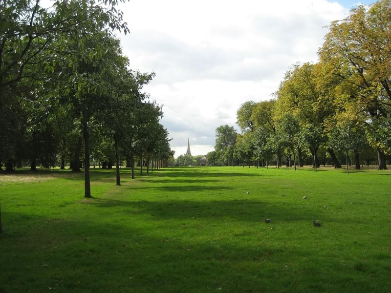 Stroll Around Hyde Park