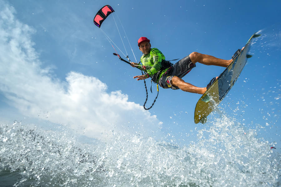 Kite Surfing In Mumbai Image