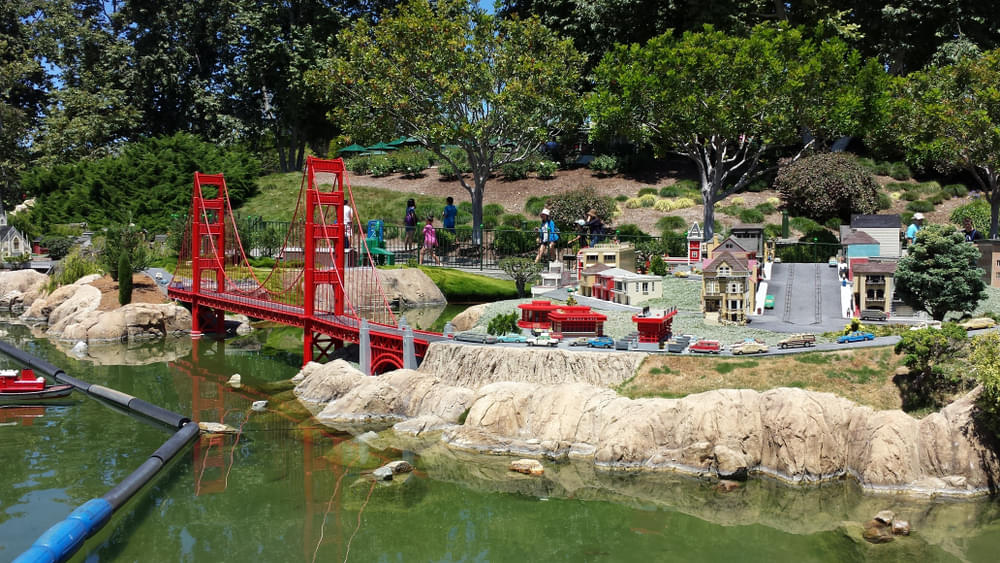 Admire the miniatures of various famous cities at the park