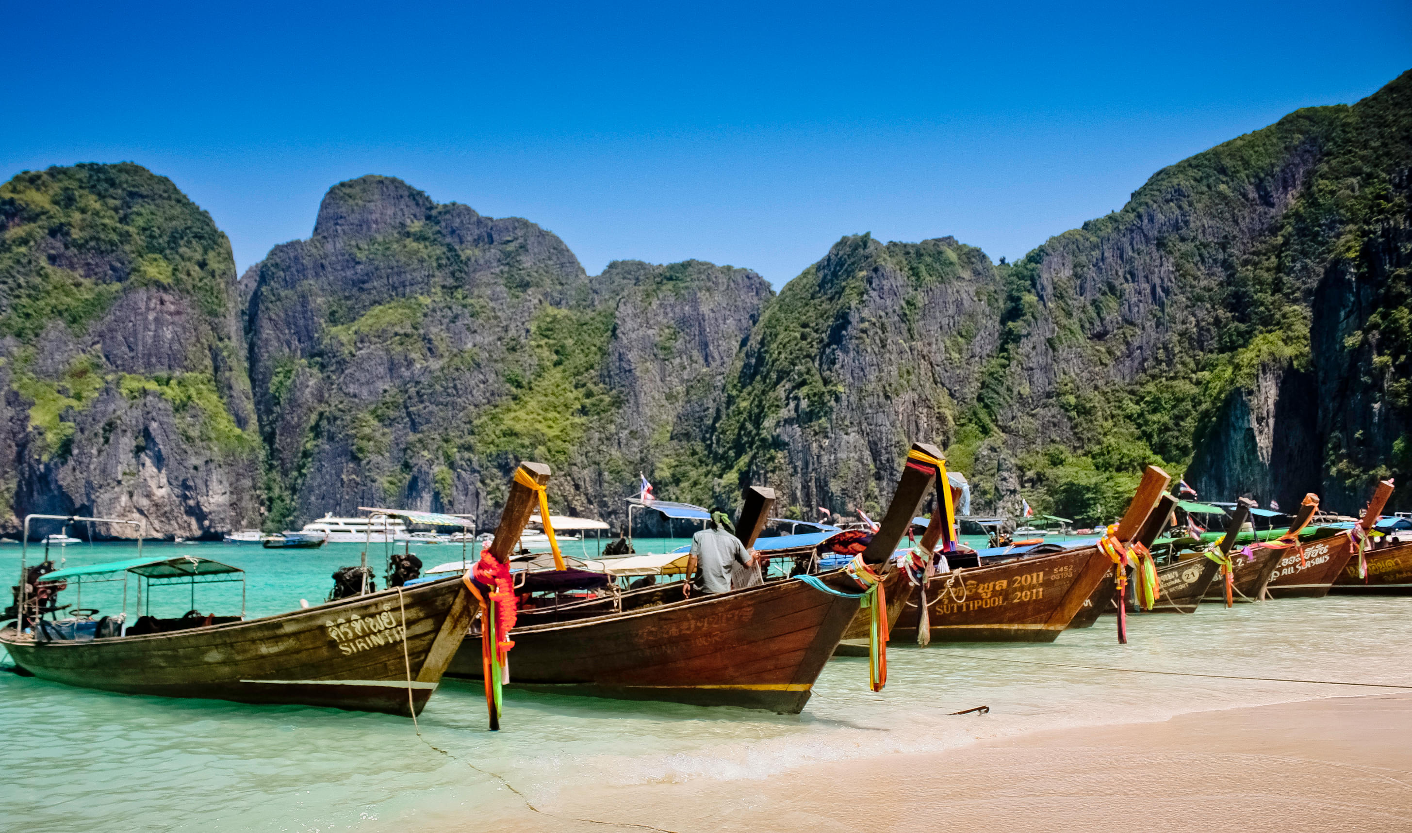 Знаменитая тайская. Пхи-Пхи-Ле. Краби Пхи Пхи. Maya Bay Krabi. Лонгтейл лодка Пхукет.