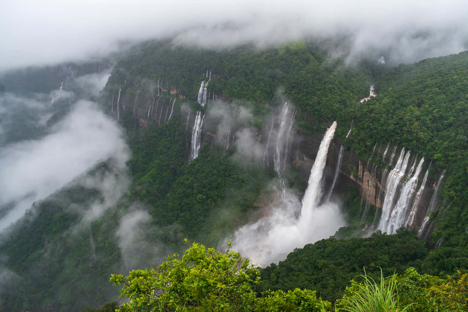 Hike to Nohkalikai Peak, Meghalaya