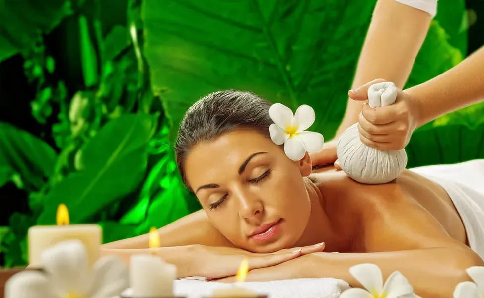 Aroma Massage Gellert Bath