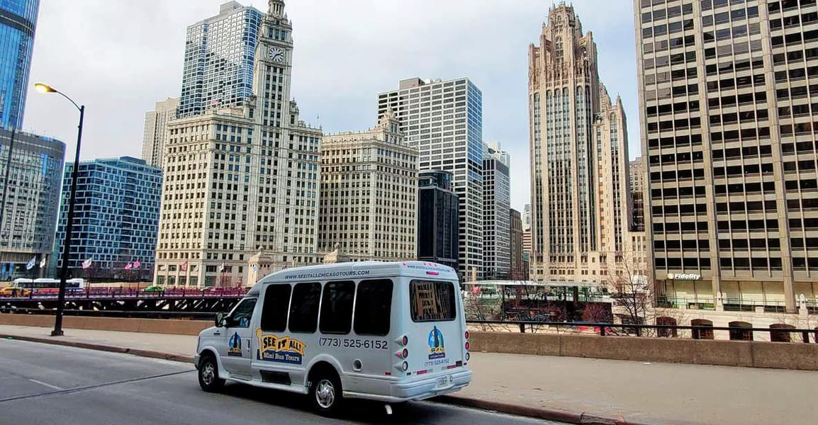Chicago Mini Bus Tour Image