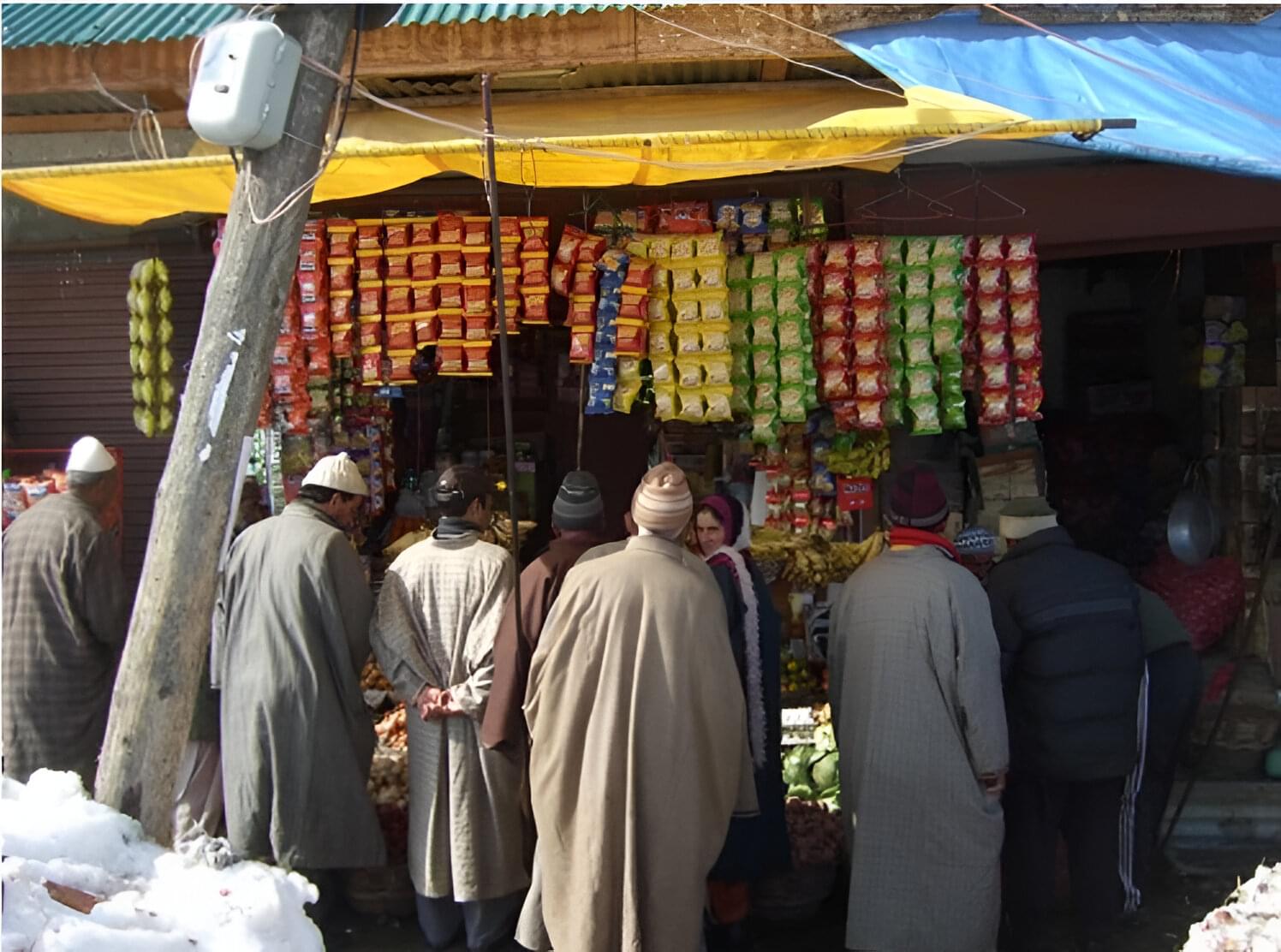 Explore the Tangmarg Market