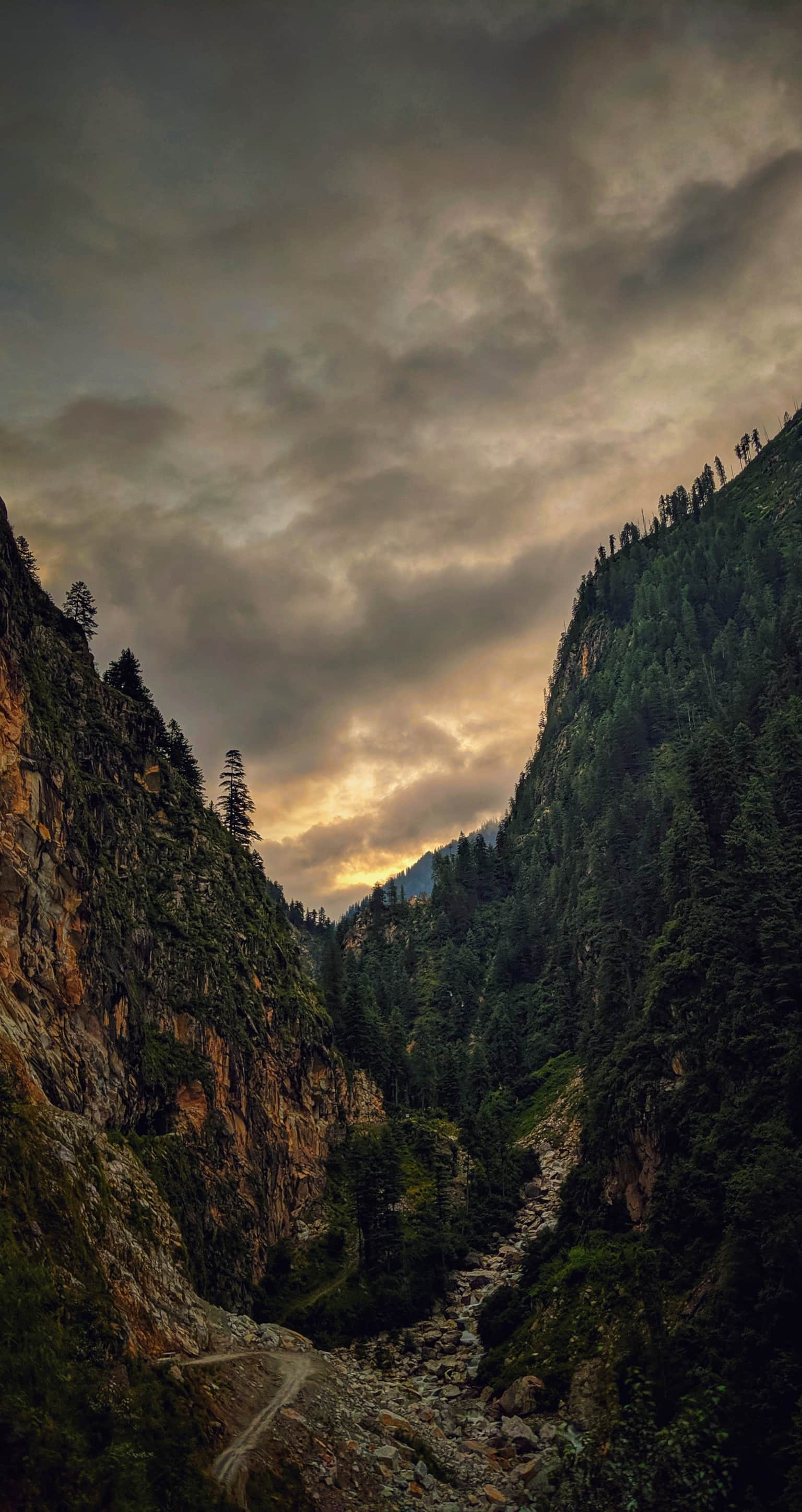 Explore Kasol, Tosh & Manikaran with Friends |Free excursion to Manikaran
