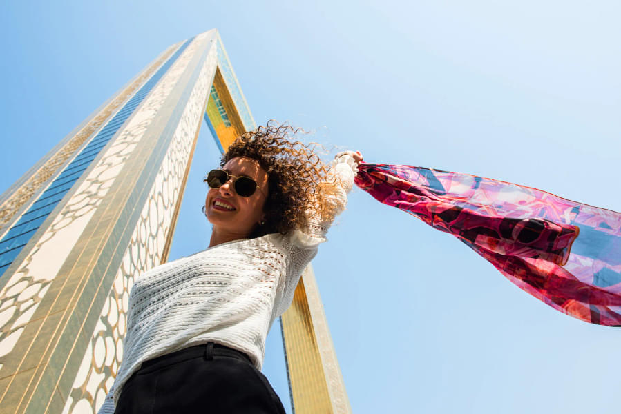  click yourself with the iconic Dubai Frame against the backdrop of Dubai's breathtaking skyline