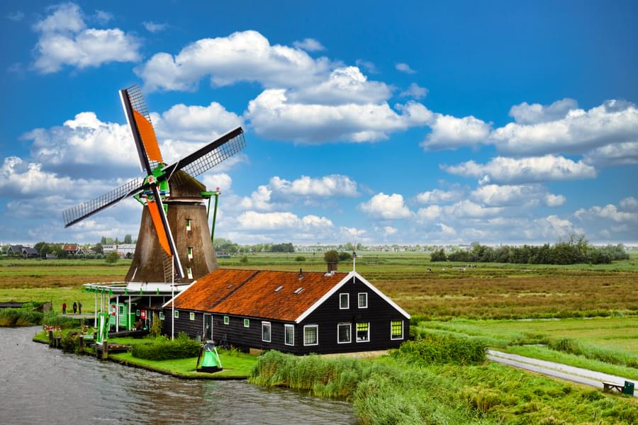 You get to see the popular windmills of Zaanse Schans Village