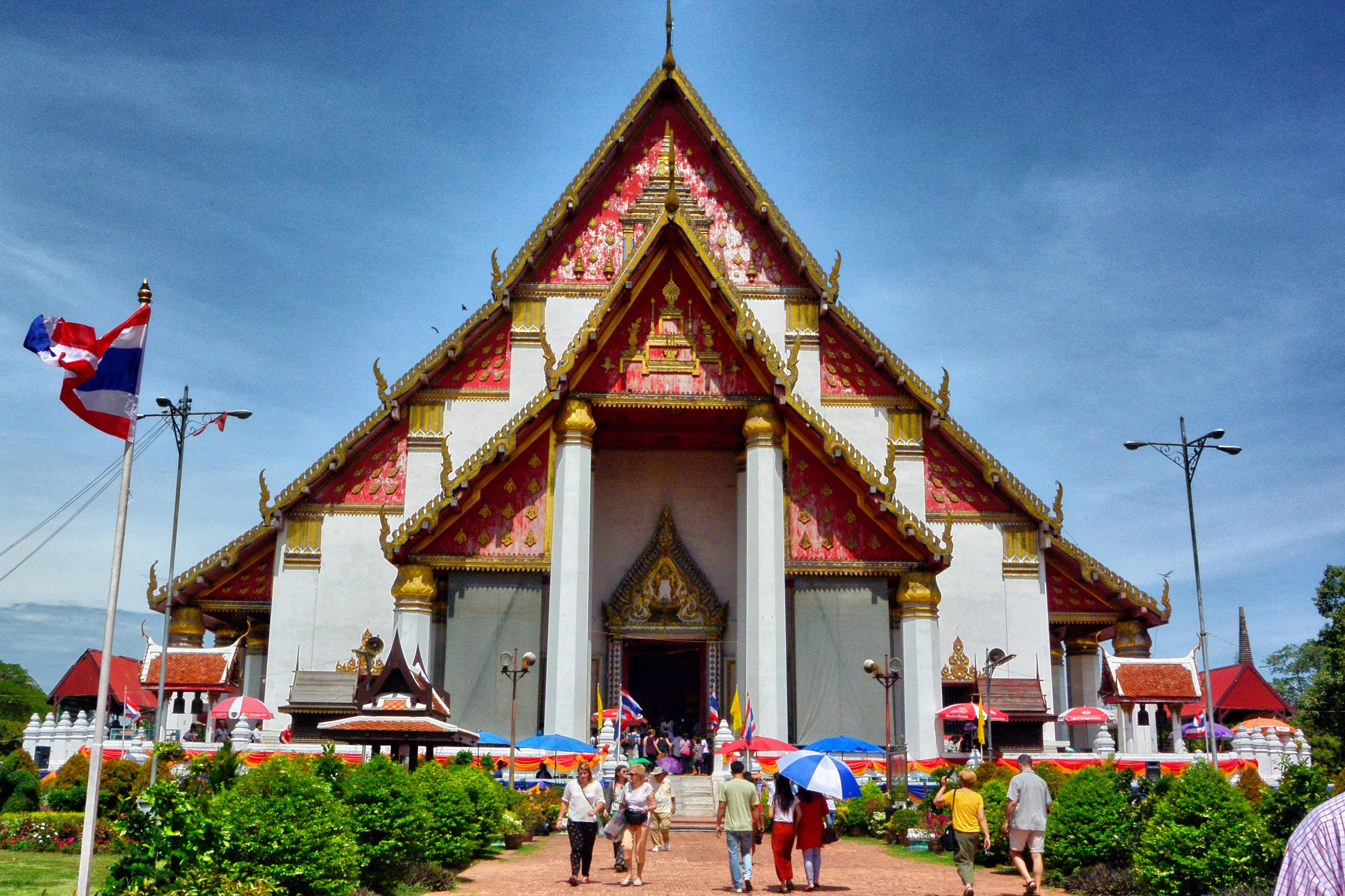 Wiharn Phra Mongkhon Bophit Overview