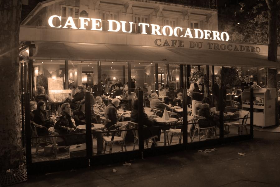 Cafe Du Trocadero near Eiffel Tower