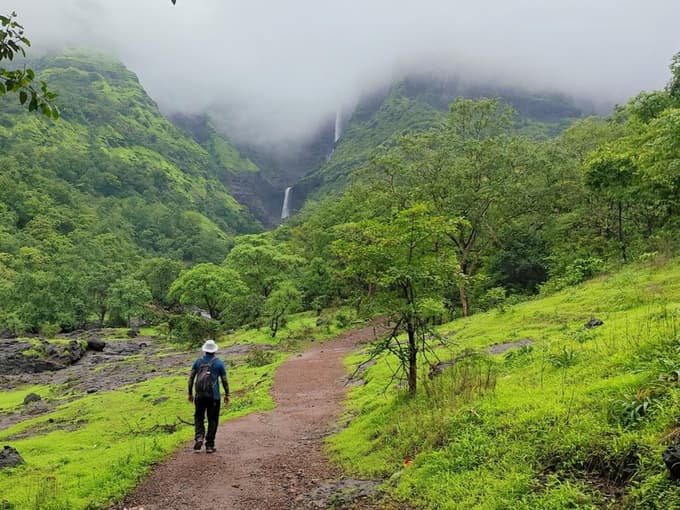Baror Parsha Waterfall Trek, Manali