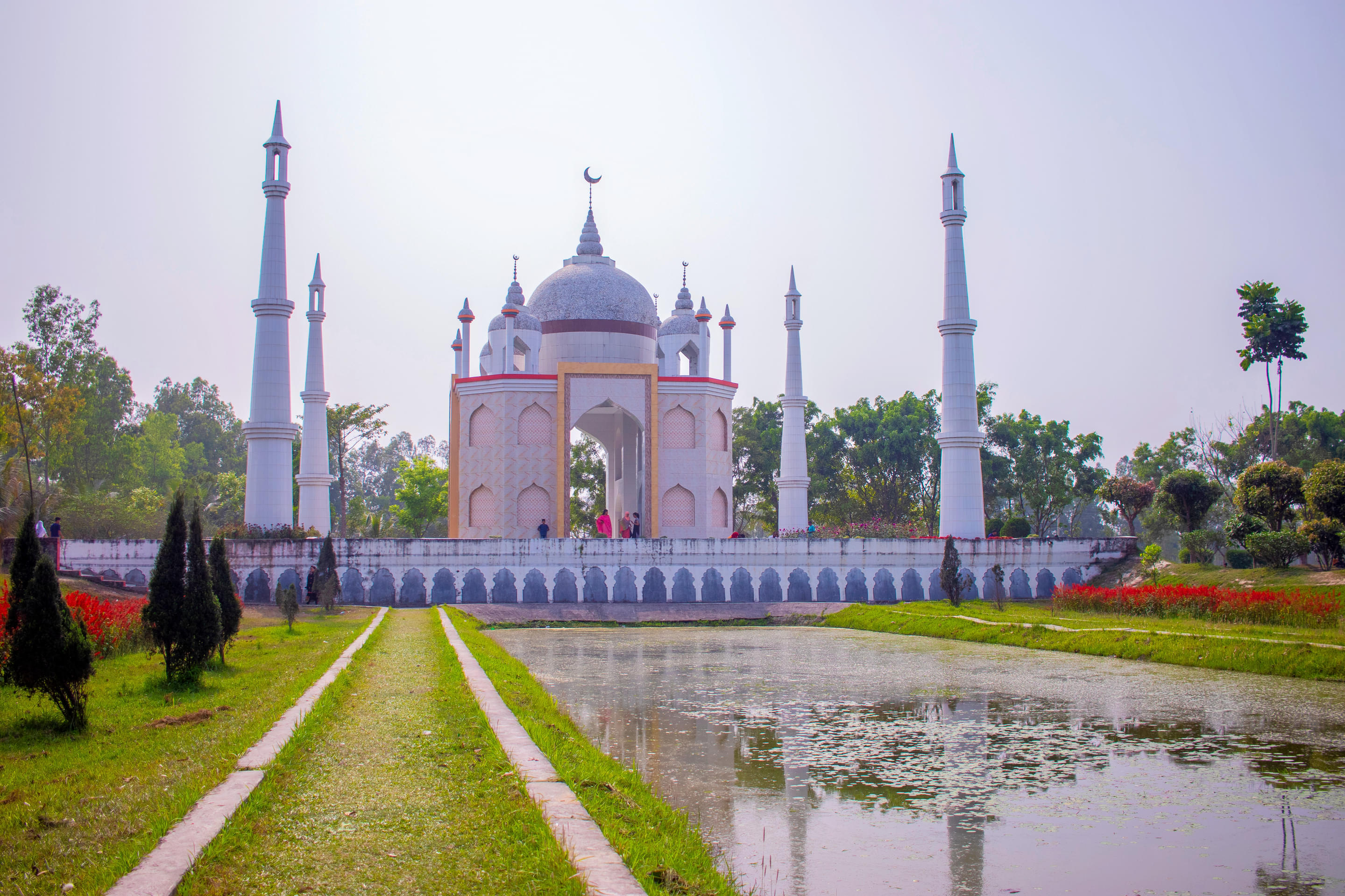 Banglar Taj Mahal Overview