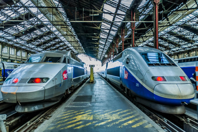 TGV (Train à Grande Vitesse)