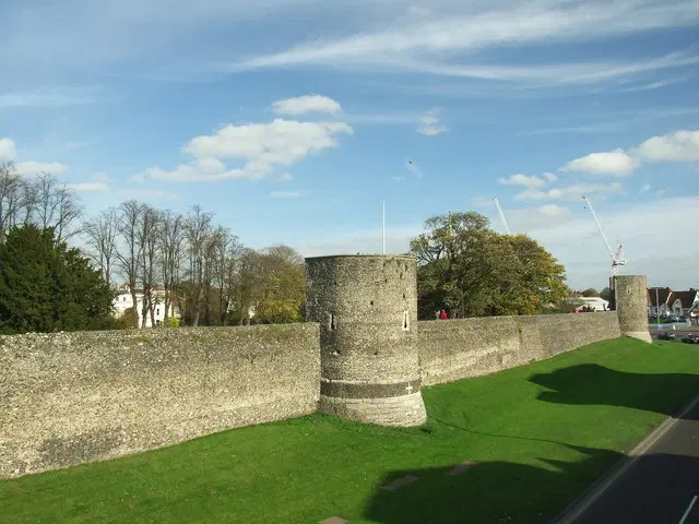 Canterbury Castle & The City Wall