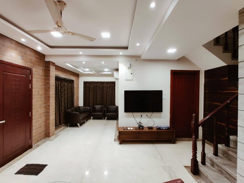 A Luxurious Villa Surrounded by Lush Greens of Lonavala Image