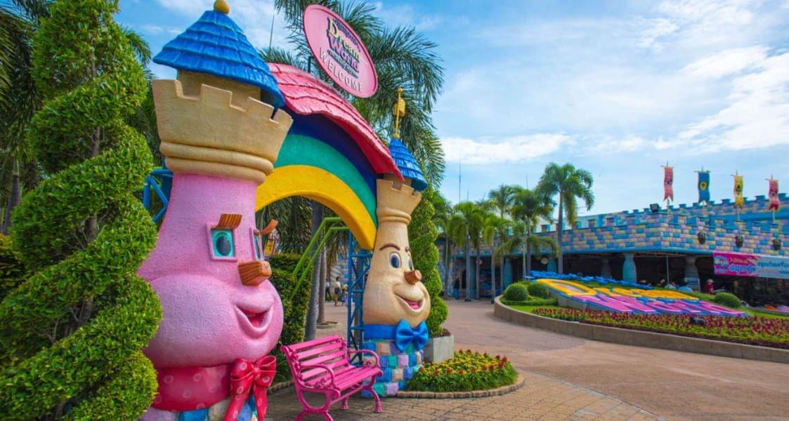 Dream World Review  Thailand's Best Family Park 