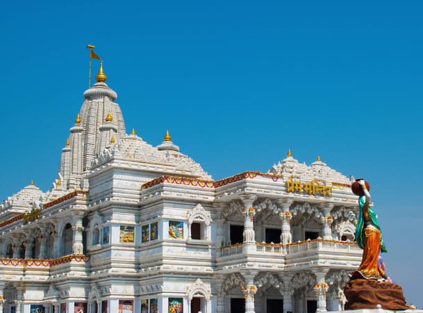 Marvel at the intricate marble architecture of Vrindavan’s majestic Prem Mandir