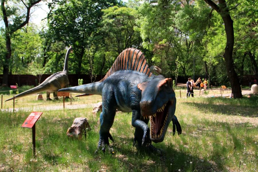 dinosaur park dubai garden glow