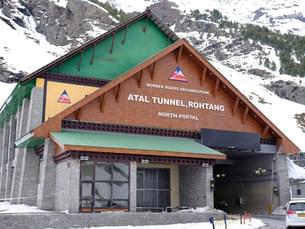 Atal Tunnel, Sissu Valley & Solang Valley Sightseeing Tour