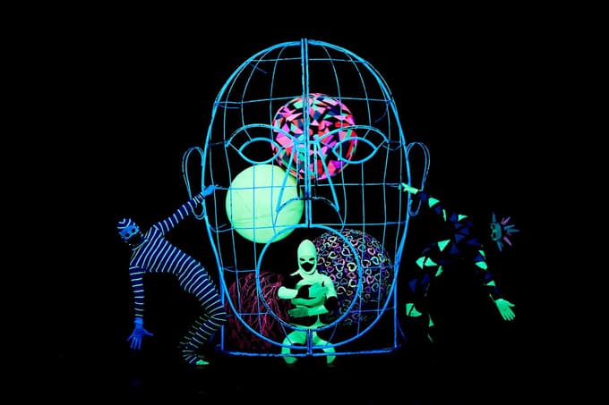 Black Light Theater Srnec Performance