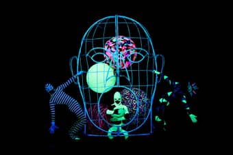 Black Light Theater Srnec Performance