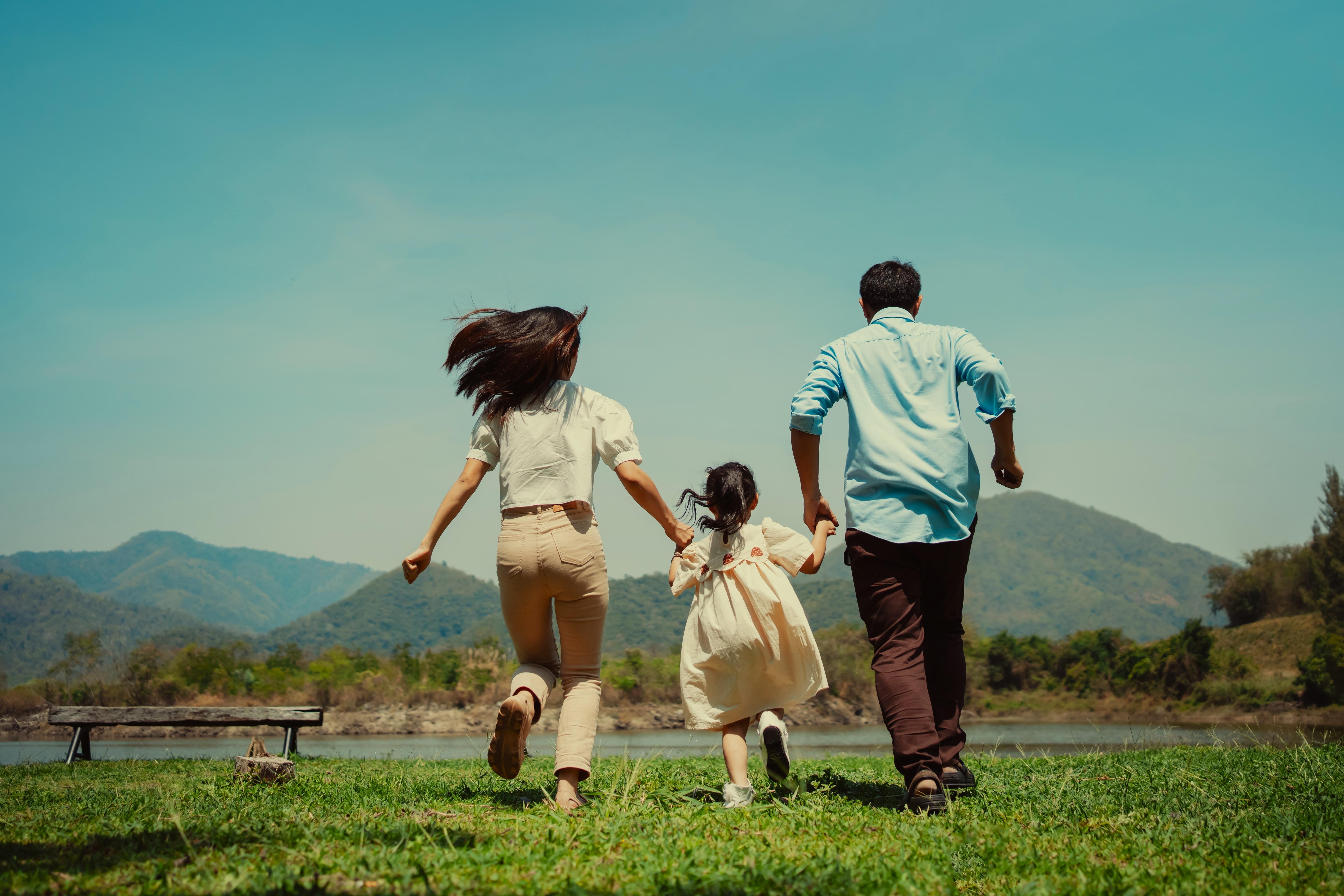 Family enjoying near Periyar Lake