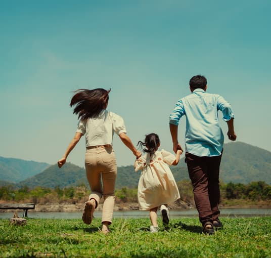Family enjoying near Periyar Lake