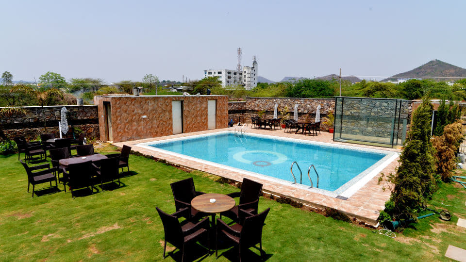 Mango Hotels Q Udaipur Image