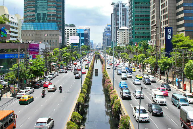 Distance of Safari World from Sathorn