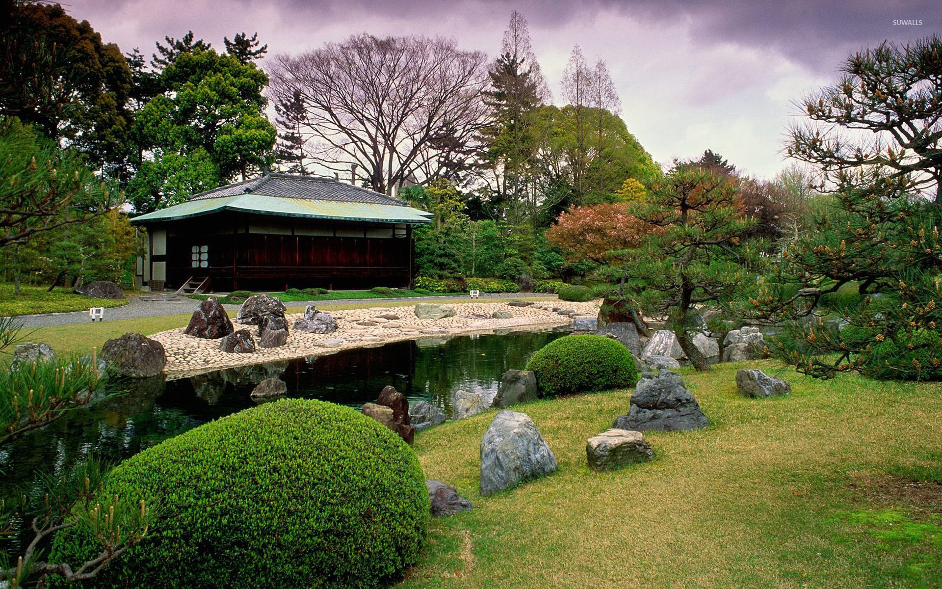 Enjoy at the Seiryu-en Garden