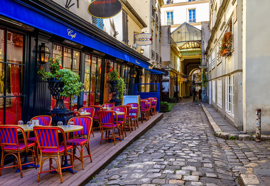 Wander in the streets of Paris and feel the love in the air of Paris