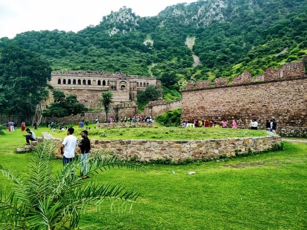 Take a trip to the magnificent Bhangarh Fort